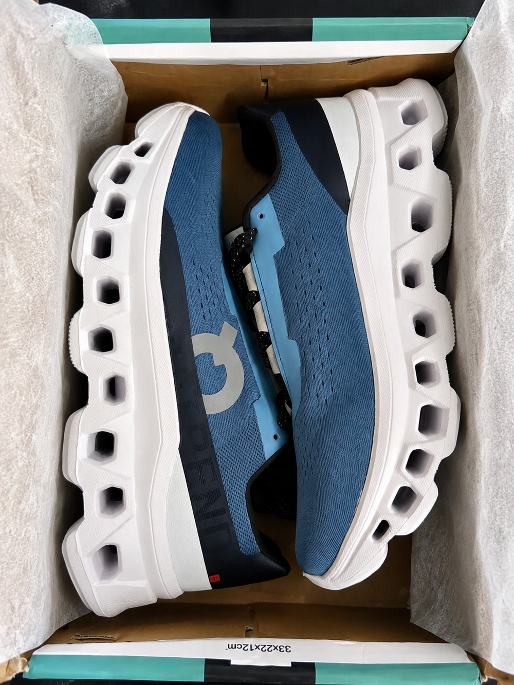 Cloudmonster Men's Blue Athletic Running Shoes with Cushioned White Sole